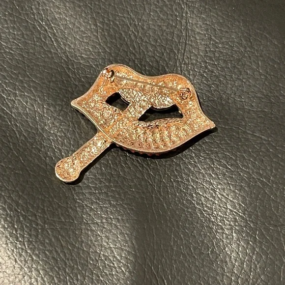 Red Crystal Lips Brooch with White Enamel Cigarette - Picture 2 of 3